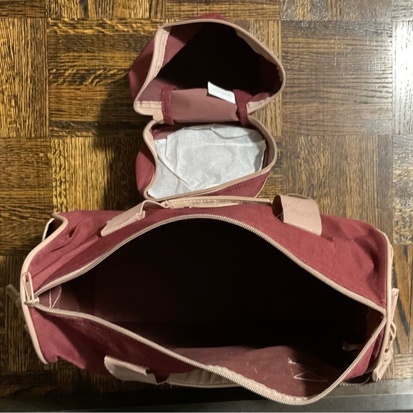 Travel Bag/Cosmetic Bag - Picture 4 of 9